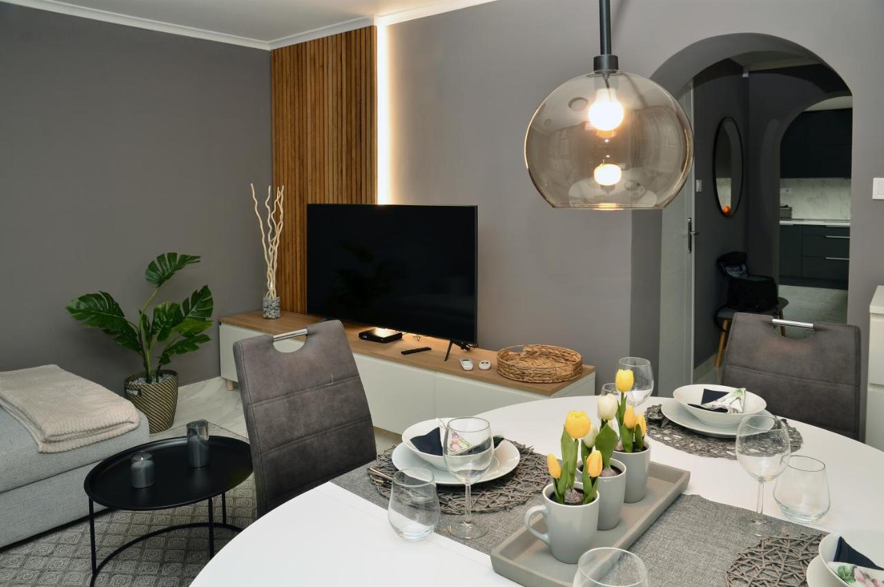 Bence Castle House Apartment Eger Bagian luar foto